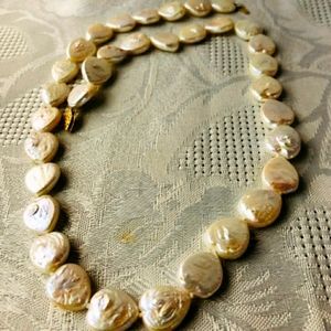 Romantic mother of pearl 14k gold clasp necklace